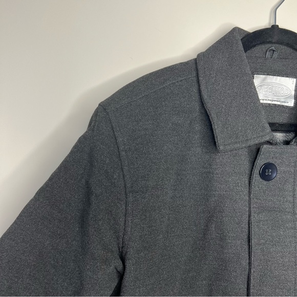 Megamod cashmere grey button front peacoat made in Turkey size medium - Picture 5 of 13